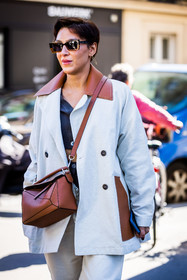 bag, beige jacket, beige pants, brown bag, crossbody bag, jacket, leather bag, loewe bag, loewe look, sunglasses, street style, jonathan paciullo, FW, frenchystyle, fashion week, PFW, PARIS, SPRING SUMMER 2022, SS 22, vertical, atmosphere details