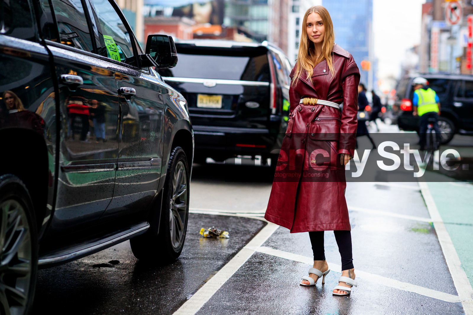 pernille teisbaek, burgundy leather jacket, burgundy leather trenchcoat, white leather sandals, white leather slippers, belted jacket, belted trench coat, burgundy leather perfecto, golden buckle belt, coach coat, fashion week, frenchystyle, FW, jonathan paciullo, street style, NYFW, NEW YORK, AUTUMN WINTER 2020-2021, FALL WINTER 2020-2021, FW 20-21, horizontal, atmosphere details, full length
