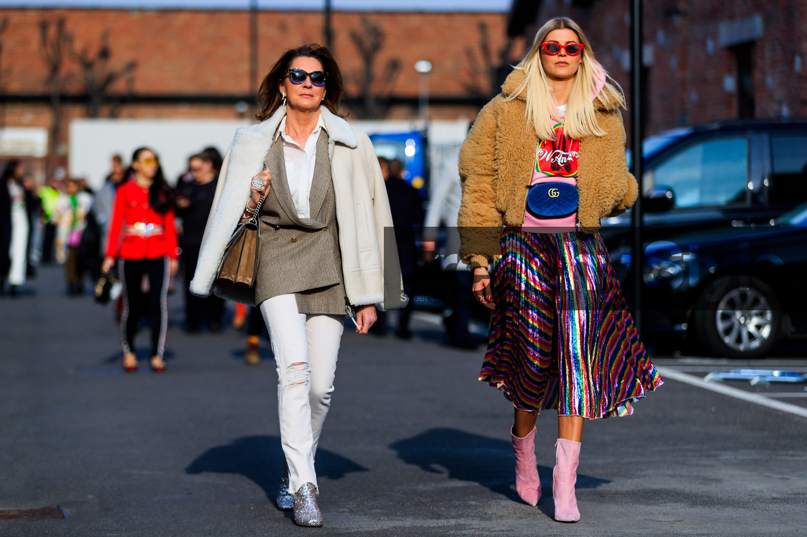 beige jacket, blazer, blue bag, brown bag, denim pants, fanny pack, glitter, graphic skirt, gucci, high heels, hoodie, jeans, leather bag, leather shoes, multicolor skirt, over the shoulder, pink shoes, pink sweater, pleated skirt, printed skirt, printed sweater, rainbow, ripped pants, shearling, shiny shoes, shiny skirt, silver shoes, suede bag, sunglasses, trousers, white denim, white jacket, white shirt, fashion week, frenchystyle, FW, jonathan paciullo, street style, MFW, MILAN, AUTUMN WINTER 2018-2019, FALL WINTER 2018-2019, FW 18-19, horizontal, atmosphere details, full length