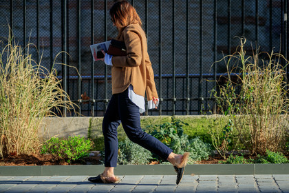 black bag, camel shirt, fur shoes, gucci, leather bag, leather shoes, navy pants, trousers, PARIS, PFW, street style, jonathan paciullo, FW, frenchystyle, fashion week, AUTUMN WINTER 2019-2020, AW 19-20, FALL WINTER 2019-2020, FW 19-20, horizontal, atmosphere details, full length