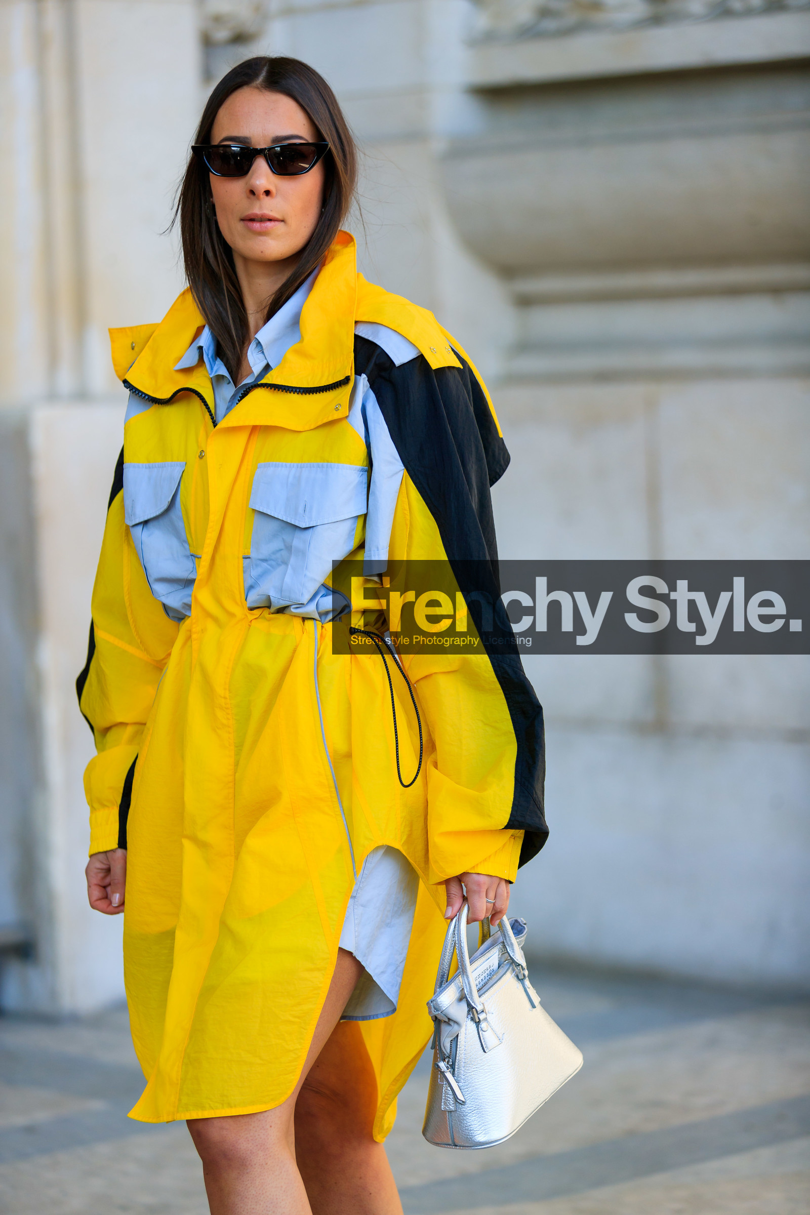 alice & j.s, graphic jacket, leather bag, maison martin margiela, parka, printed jacket, sunglasses, white bag, yellow coat, PARIS, PFW, street style, jonathan paciullo, FW, frenchystyle, fashion week, AUTUMN WINTER 2019-2020, AW 19-20, FALL WINTER 2019-2020, FW 19-20, vertical, atmosphere details, detail