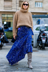 beige sweater, blue skirt, floral, flowers, graphic skirt, grey boots, high boots, high heels, leather shoes, printed skirt, sportmax, sunglasses, turtleneck sweater, MILAN, MFW, fashion week, frenchystyle, FW, jonathan paciullo, street style, AUTUMN WINTER 2019-2020, AW 19-20, FALL WINTER 2019-2020, FW 19-20, vertical, full length