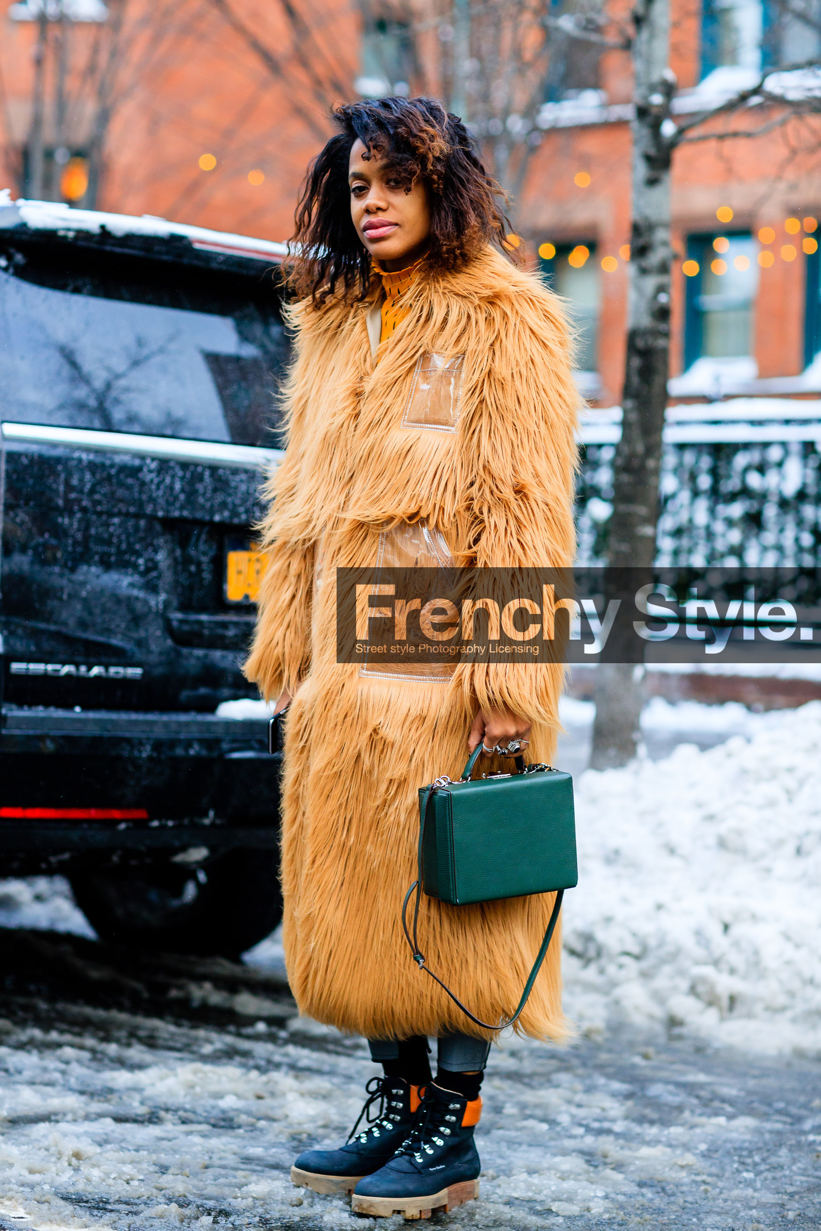 AUTUMN WINTER 2017-2018, AW 17-18, beige coat, beige fur, black boots, FALL WINTER 2017-2018, fashion week, frenchystyle, full length, Fur coat, FW, FW 17-18, green bag, jan-michael quammie, jonathan paciullo, leather bag, leather boots, NEW YORK, NYFW, street style, vertical