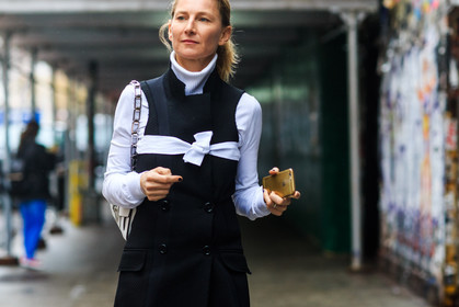 atmosphere details, AUTUMN WINTER 2016-2017, AW 16-17, black jacket, detail, Elizabeth von Guttman, fashion week, frenchystyle, FW, FW 16-17, horizontal, iphone, jonathan paciullo, NEW YORK, NYFW, sleeveless, street style, turtleneck sweater, white sweater, woman