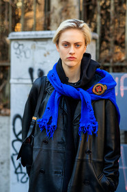 black bag, black jacket, black sweater, blue sweater, hoodie, leather bag, leather jacket, model, tied up sweater, MILAN, MFW, fashion week, frenchystyle, FW, jonathan paciullo, street style, AUTUMN WINTER 2019-2020, AW 19-20, FALL WINTER 2019-2020, FW 19-20, vertical, atmosphere details, detail