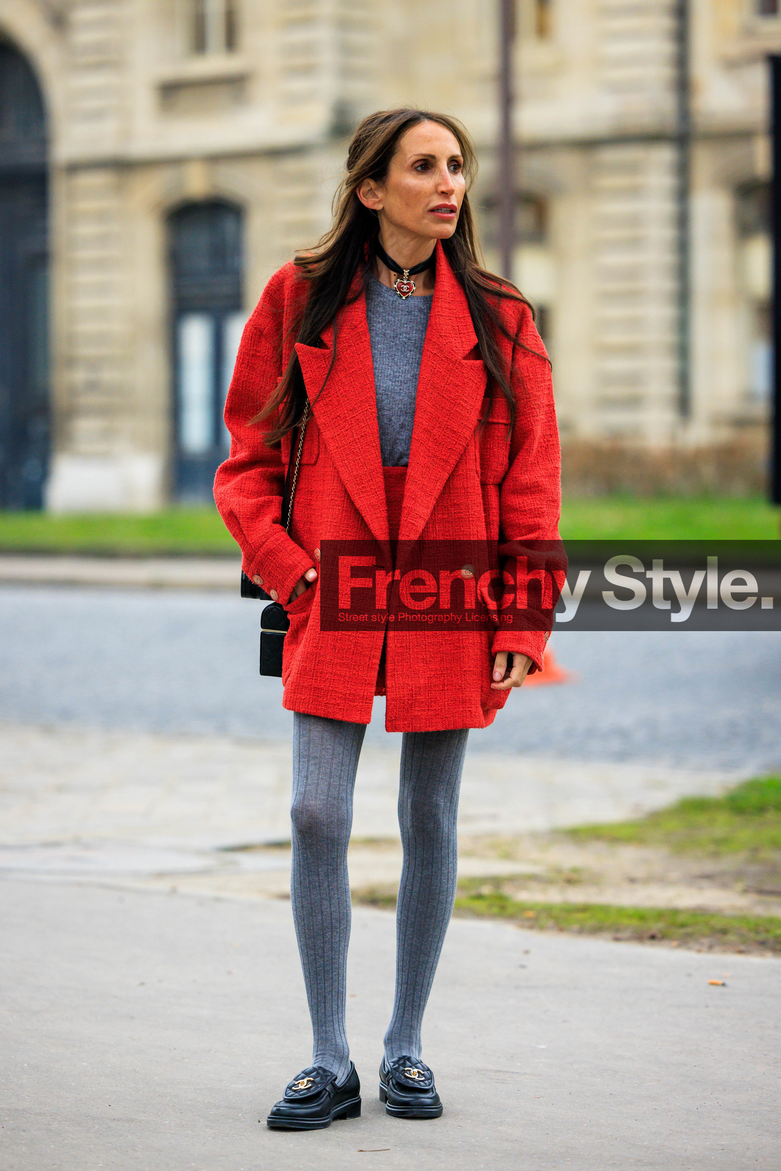 black choker, chanel, tweed set, tweed jacket, tweed skirt, mini skirt, red skirt, red jacket, grey tshirt, grey stockings, knitted stockings, black loafers, chanel loafers, black handbag, smoky eyes, long hair, fashion week, frenchystyle, FW, jonathan paciullo, street style, PARIS, PFW, SPRING SUMMER 2022, SS 22, full length, vertical, chloe loulou de saison