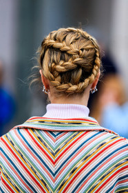 braids, earrings, graphic jacket, multicolor jacket, printed jacket, MILAN, MFW, fashion week, frenchystyle, FW, jonathan paciullo, street style, AUTUMN WINTER 2019-2020, AW 19-20, FALL WINTER 2019-2020, FW 19-20, vertical, atmosphere details, detail
