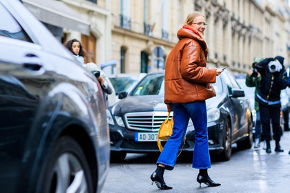 alexandra carl, atmosphere details, AUTUMN WINTER 2017-2018, AW 17-18, black boots, black shoes, blue denim, brown jacket, denim pants, down jacket, FALL WINTER 2017-2018, fashion week, frenchystyle, full length, FW, FW 17-18, high heels, horizontal, jeans, jonathan paciullo, leather bag, leather jacket, leather shoes, loewe, PARIS, PFW, street style, trousers, yellow bag
