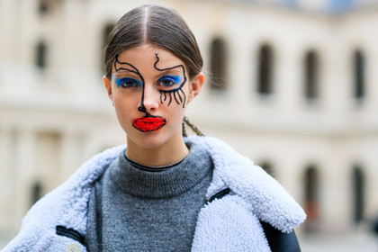 black jacket, drawings, eyelashes, eyeliner, eyeshadow, grey sweater, leather jacket, red lips, shearling, white fur, fashion week, frenchystyle, FW, jonathan paciullo, street style, PFW, PARIS, SPRING SUMMER 2017, SS 17, HAUTE COUTURE, atmosphere details, detail, horizontal, portrait, model