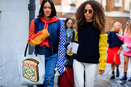 atmosphere details, blue denim, blue jacket, bomber jacket, denim pants, detail, fashion week, frenchystyle, FW, graphic bag, graphic jacket, graphic sweater, hoodie, horizontal, jeans, jonathan paciullo, leather bag, LFW, loewe, LONDON, navy sweater, plaid, printed bag, printed jacket, red bag, red sweater, SPRING SUMMER 2018, SS 18, street style, Tiffany Hsu, trousers, white bag, white pants, yellow, zip