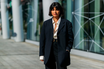 beige shirt, black belt, black jacket, black pants, blazer, leather belt, maria bernad, necklace, trousers, MILAN, MFW, fashion week, frenchystyle, FW, jonathan paciullo, street style, AUTUMN WINTER 2019-2020, AW 19-20, FALL WINTER 2019-2020, FW 19-20, atmosphere details, detail, horizontal