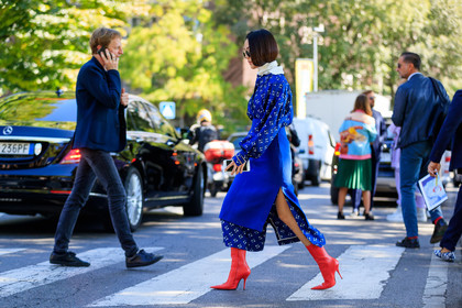 atmosphere details, blue dress, blue skirt, fashion week, frenchystyle, full length, FW, graphic dress, high heels, horizontal, jonathan paciullo, leather shoes, MFW, MILAN, printed dress, red shoes, SPRING SUMMER 2018, SS 18, street style, sunglasses, white sweater, yoyo cao