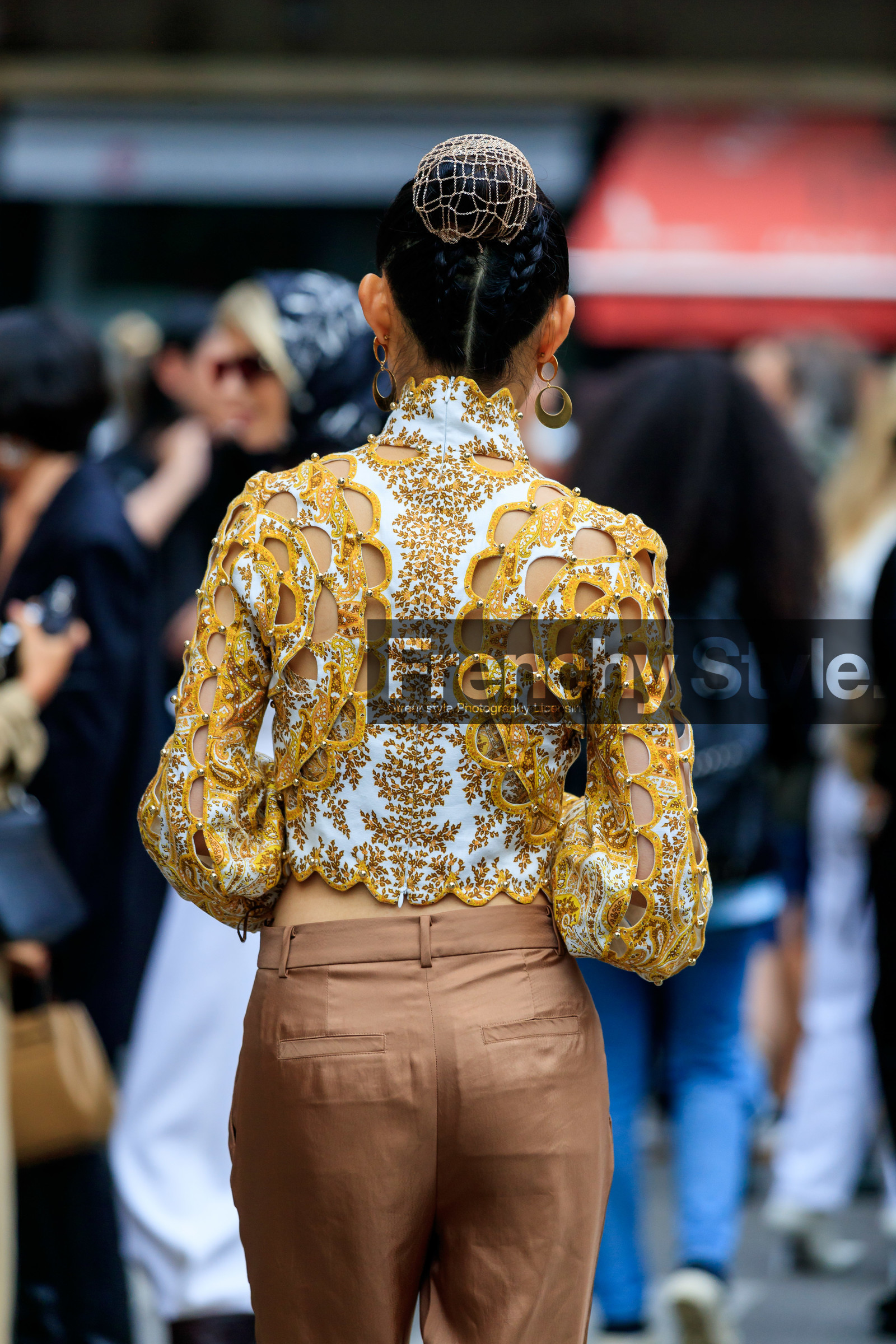 opens, openwork top, yellow top, long sleeves top, high collar top, back details, hair details, bun, plaited hair, fashion week, frenchystyle, FW, jonathan paciullo, street style, MFW, MILAN, SPRING SUMMER 2020, SS 20