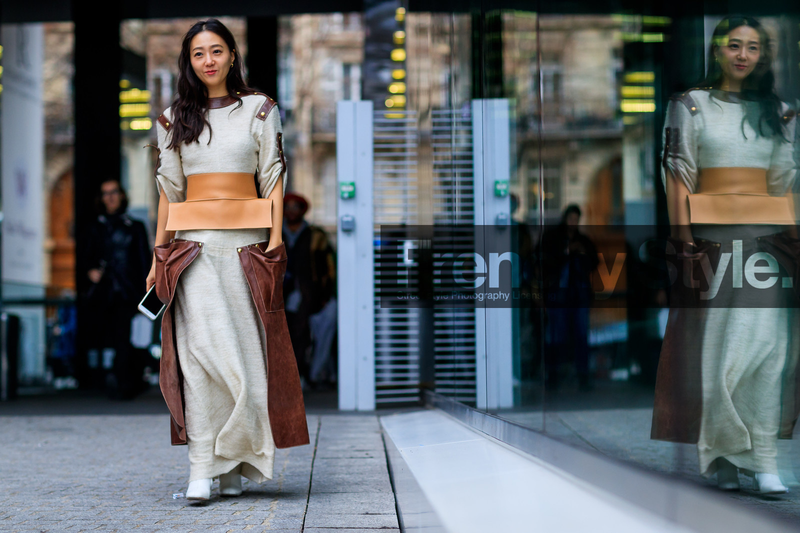 atmosphere details, AUTUMN WINTER 2017-2018, AW 17-18, beige dress, FALL WINTER 2017-2018, fashion week, frenchystyle, full length, FW, FW 17-18, high heels, horizontal, jonathan paciullo, leather belt, leather shoes, nude belt, PARIS, PFW, street style, sunglasses, white shoes