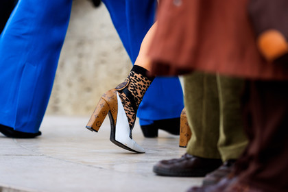 atmosphere details, AUTUMN WINTER 2017-2018, AW 17-18, black socks, detail, FALL WINTER 2017-2018, fashion week, frenchystyle, FW, FW 17-18, graphic shoes, high heels, horizontal, jonathan paciullo, leather shoes, louis vuitton, monogram, PARIS, PFW, printed shoes, street style, white shoes