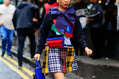 atmosphere details, black sweater, blue bag, bow tie, checked skirt, detail, fashion week, frenchystyle, FW, geometric, horizontal, jonathan paciullo, leather bag, LFW, LONDON, multicolor skirt, plaid, pleated skirt, pleats, polka dot, printed skirt, printed sweater, red bag, SPRING SUMMER 2017, SS 17, street style, stripes, suede bag, tartan, woman