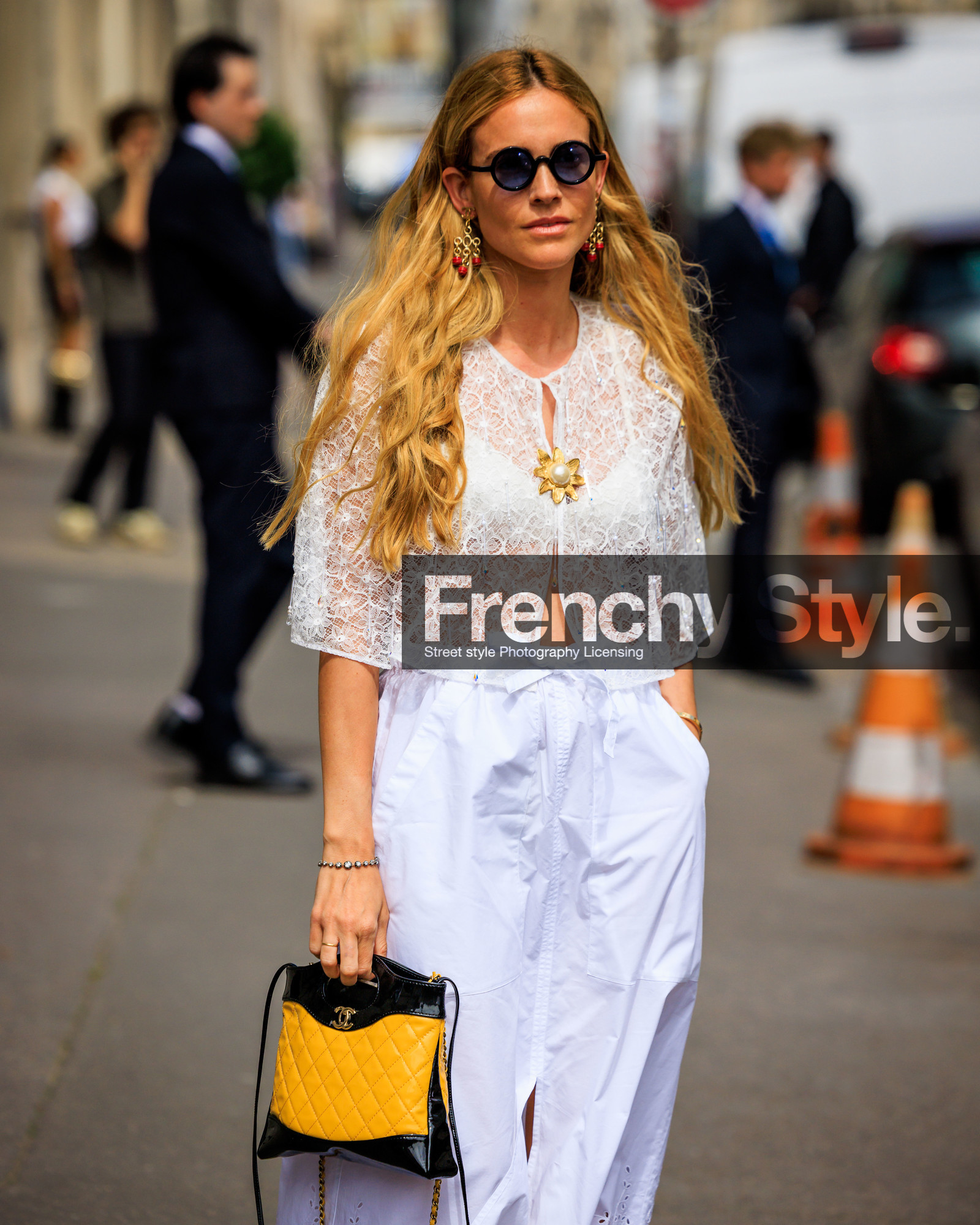 fashion week, frenchystyle, FW, jonathan paciullo, street style, PFW, PARIS, FW 23-24, FALL WINTER 2023-2024, AUTUMN WINTER 2023-2024, HAUTE COUTURE, vertical, atmosphere details, detail