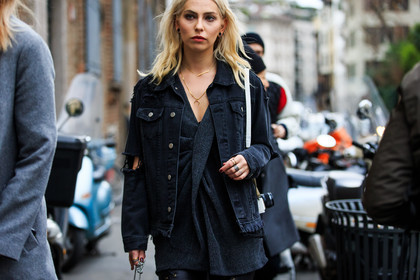 atmosphere details, AUTUMN WINTER 2016-2017, AW 16-17, black denim, denim jacket, detail, FALL WINTER 2016-2017, fashion week, frenchystyle, FW, FW 16-17, grey knit, grey sweater, horizontal, jonathan paciullo, LFW, LONDON, MENSWEAR, street style