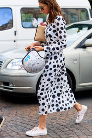 atmosphere details, detail, fashion week, frenchystyle, FW, graphic dress, jonathan paciullo, leather bag, leather shoes, MENSWEAR, PARIS, PFW, polka dot, printed dress, SPRING SUMMER 2018, SS 18, street style, sunglasses, vertical, white dress, white sneakers