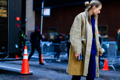 atmosphere details, AUTUMN WINTER 2017-2018, AW 17-18, beige coat, blazer, blue suit, detail, FALL WINTER 2017-2018, fashion week, frenchystyle, FW, FW 17-18, horizontal, jonathan paciullo, leelee sobieski, navy jacket, navy pants, navy suit, NEW YORK, NYFW, street style, trench coat, trousers