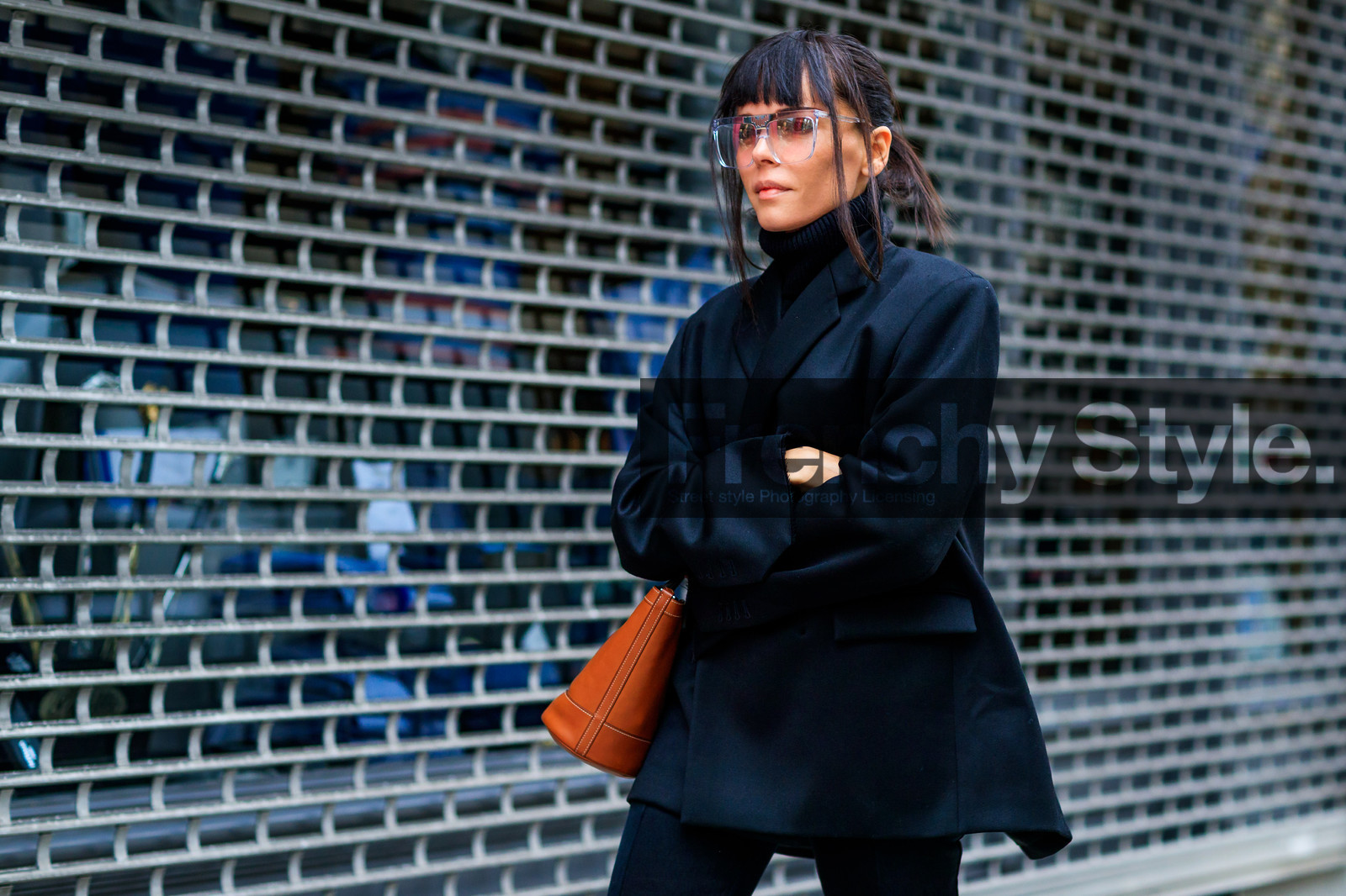 atmosphere details, AUTUMN WINTER 2017-2018, AW 17-18, black jacket, black pants, black sweater, blazer, brown bag, detail, evangelie smyrniotaki, FALL WINTER 2017-2018, fashion week, frenchystyle, FW, FW 17-18, horizontal, jonathan paciullo, leather bag, PARIS, PFW, street style, sunglasses, trousers