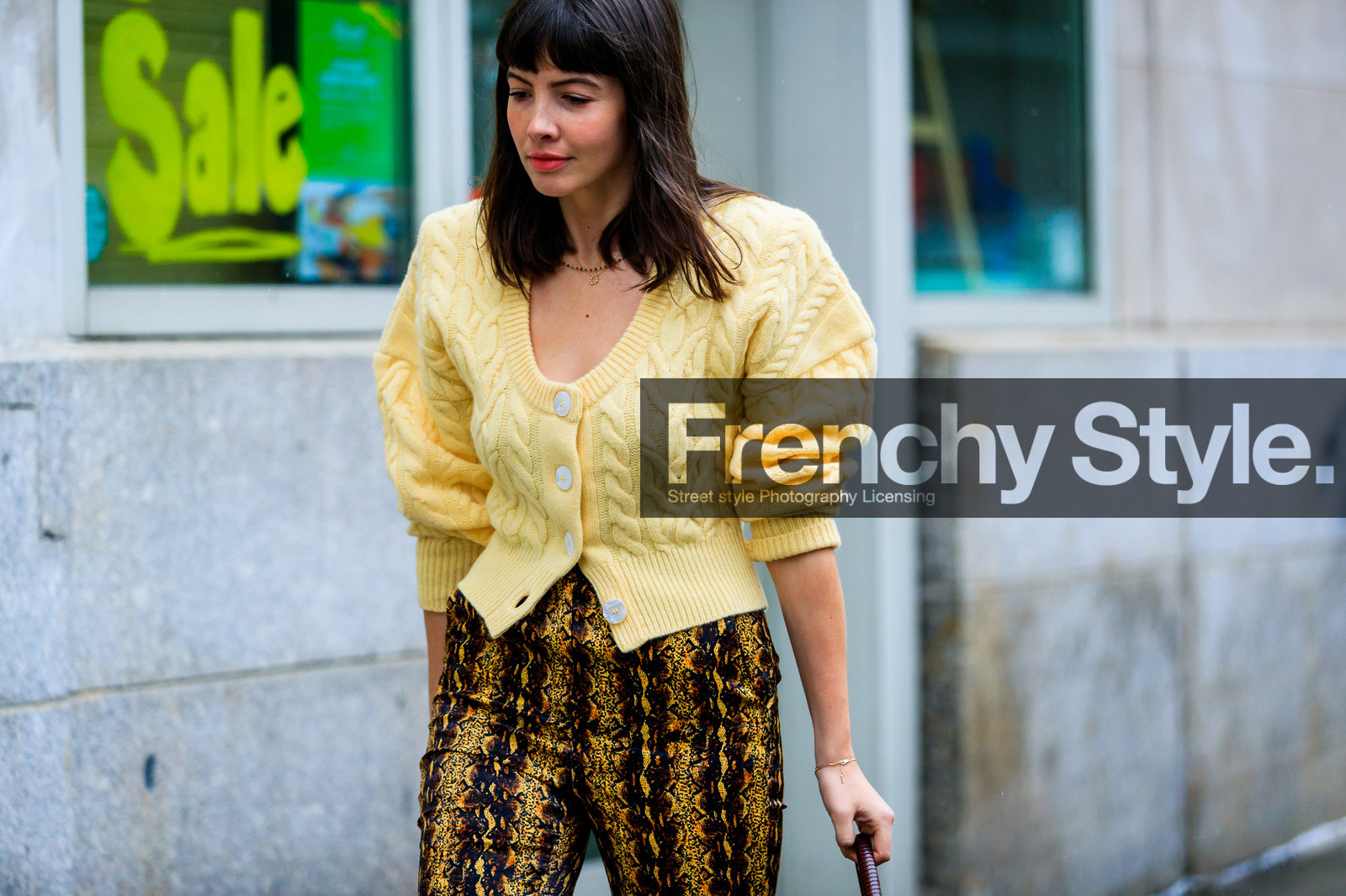 graphic pants, printed pants, trousers, yellow pants, yellow sweater, street style, jonathan paciullo, FW, frenchystyle, fashion week, NYFW, NEW YORK, SPRING SUMMER 2019, SS 19, atmosphere details, horizontal, detail