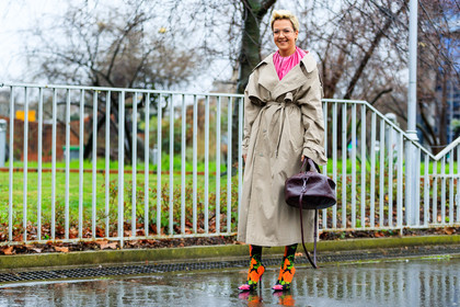 atmosphere details, AUTUMN WINTER 2017-2018, AW 17-18, balenciaga, beige coat, belted coat, FALL WINTER 2017-2018, fashion week, floral, flowers, frenchystyle, full length, FW, FW 17-18, high heels, horizontal, jonathan paciullo, leather bag, leather shoes, multicolor shoes, PARIS, PFW, pink top, printed shoes, purple bag, street style, trench coat