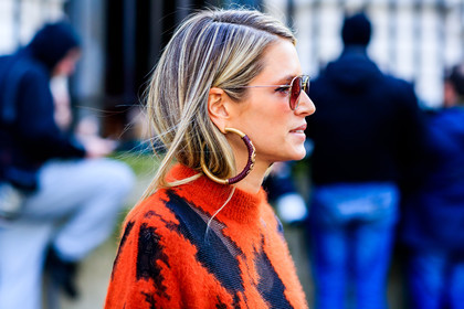atmosphere details, AUTUMN WINTER 2017-2018, AW 17-18, detail, earrings, FALL WINTER 2017-2018, fashion week, frenchystyle, FW, FW 17-18, helena bordon, horizontal, houndstooth pattern, jonathan paciullo, PARIS, PFW, red sweater, street style, sunglasses
