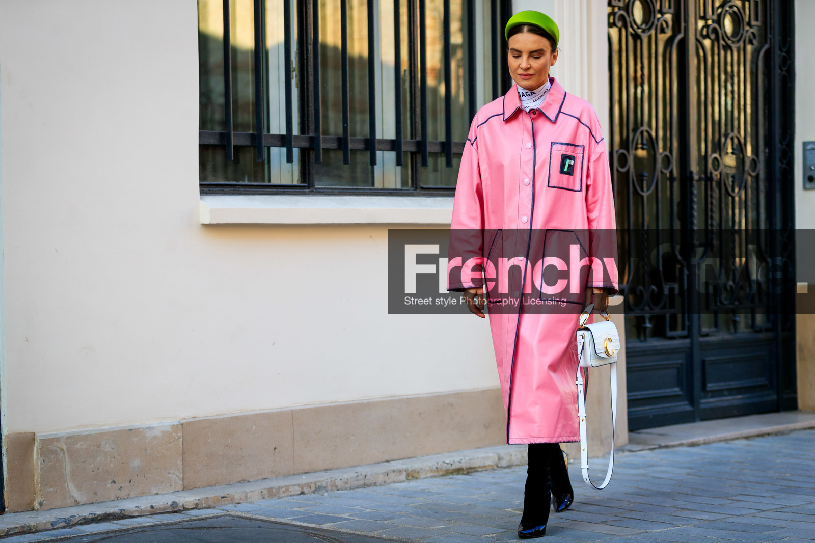 black shoes, chloé, graphic jacket, headband, high heels, leather bag, leather coat, leather shoes, pink coat, prada, printed jacket, white bag, PARIS, PFW, street style, jonathan paciullo, FW, frenchystyle, fashion week, AUTUMN WINTER 2019-2020, AW 19-20, FALL WINTER 2019-2020, FW 19-20, horizontal, atmosphere details, full length
