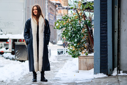 atmosphere details, AUTUMN WINTER 2017-2018, AW 17-18, beige bag, black boots, black coat, black pants, FALL WINTER 2017-2018, fashion week, frenchystyle, full length, fur collar, FW, FW 17-18, giorgia tordini, horizontal, jonathan paciullo, leather bag, leather boots, leather coat, NEW YORK, NYFW, snake print, street style, trousers, white fur