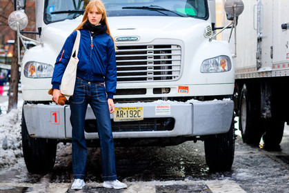 atmosphere details, AUTUMN WINTER 2017-2018, AW 17-18, black scarf, blue denim, blue jacket, bomber jacket, denim pants, FALL WINTER 2017-2018, fashion week, frenchystyle, full length, FW, FW 17-18, horizontal, jeans, jonathan paciullo, leather bag, model, NEW YORK, NYFW, street style, tote bag, trousers, white bag, white sneakers