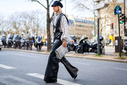 atmosphere details, AUTUMN WINTER 2017-2018, AW 17-18, beige bag, black cap, black overall, celine aagaard, checked shirt, FALL WINTER 2017-2018, fashion week, frenchystyle, full length, FW, FW 17-18, graphic shirt, high heels, horizontal, jonathan paciullo, leather bag, leather overall, leather shoes, PARIS, PFW, printed shirt, snake print, street style, trousers