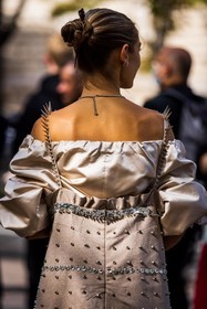 back, back details, beige dress, bun, dress, Jenny M Walton, necklace, off-shoulder dress, statement dress, strass, studs, fashion week, frenchystyle, FW, jonathan paciullo, street style, PFW, PARIS, SPRING SUMMER 2022, SS 22, vertical, atmosphere details