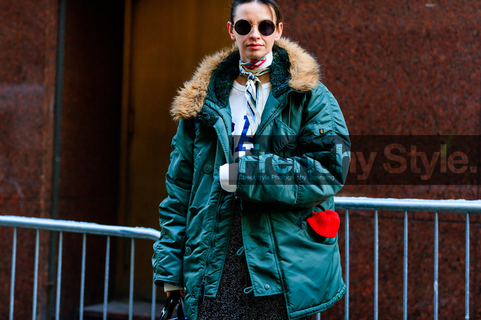 atmosphere details, AUTUMN WINTER 2017-2018, AW 17-18, beige scarf, Clara Racz, detail, FALL WINTER 2017-2018, fashion week, frenchystyle, fur collar, FW, FW 17-18, green jacket, hood, horizontal, jonathan paciullo, NEW YORK, NYFW, street style, sunglasses, white t shirt