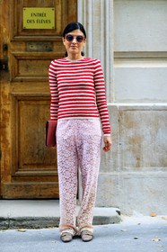 bally, beige shoes, fashion week, frenchystyle, full length, FW, graphic sweater, jonathan paciullo, julie ragolia, lace pants, leather bag, leather shoes, MENSWEAR, PARIS, PFW, pink pants, red clutch, red sweater, SPRING SUMMER 2018, SS 18, street style, striped sweater, sunglasses, trousers, vertical
