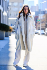 adidas, AUTUMN WINTER 2016-2017, AW 16-17, beige knit, beige sweater, fashion week, frenchystyle, full length, fur coat, FW, FW 16-17, jonathan paciullo, leather sneakers, NEW YORK, NYFW, street style, superstar sneakers, tone on tone, total look beige, total look white, vertical, white coat, white fur, white pants, white sneakers, wide pants, woman, wool pants