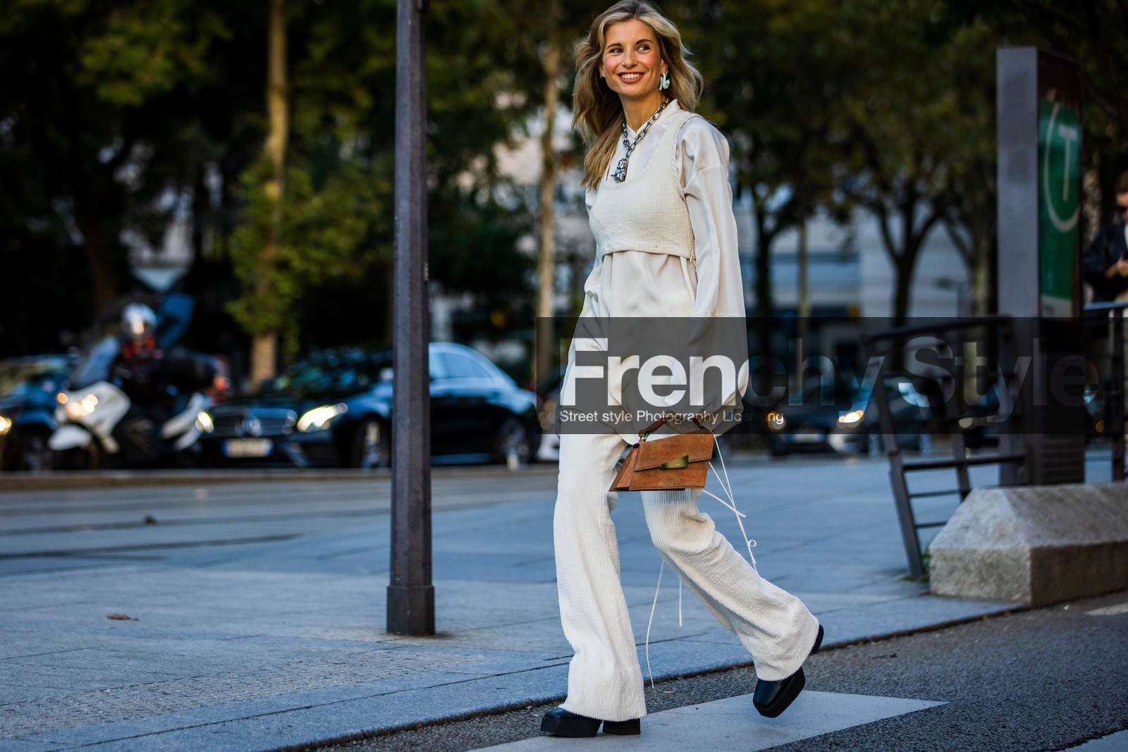 acne studios bag, acne studios look, bag, black boots, blue earrings, brown bag, corduroy pants, crop knit, crop top, long sleeves, monochrome, necklace, orange bag, pants, shirt, silver necklace, small bag, statement necklace, white crop top, white monochrome, white pants, white shirt, Xenia Adonts, street style, jonathan paciullo, FW, frenchystyle, fashion week, PFW, PARIS, SPRING SUMMER 2022, SS 22, horizontal, atmosphere details, full length