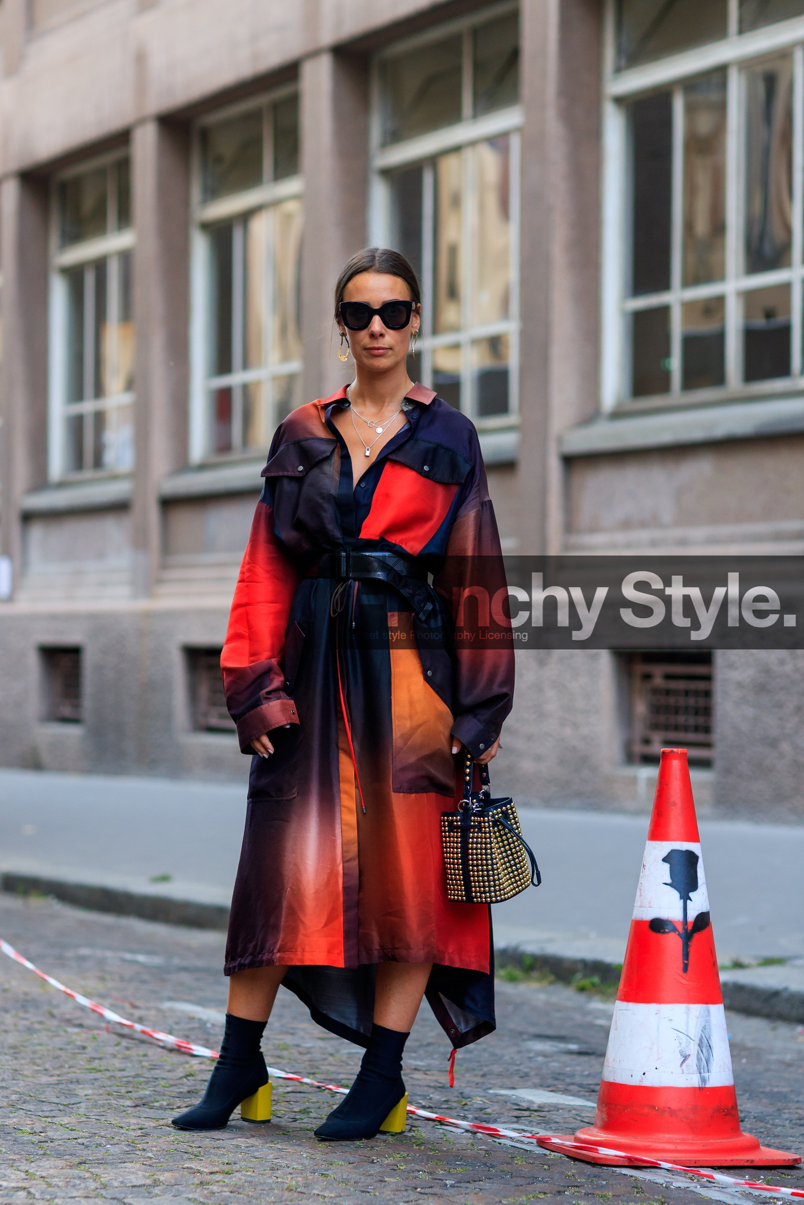alice & j.s, black bag, black belt, black boots, black dress, fashion week, frenchystyle, full length, FW, high heels, jonathan paciullo, kenzo, leather bag, leather belt, leather shoes, MENSWEAR, PARIS, PFW, printed dress, red dress, shirt dress, SPRING SUMMER 2018, SS 18, street style, studs, sunglasses, tie & die, vertical