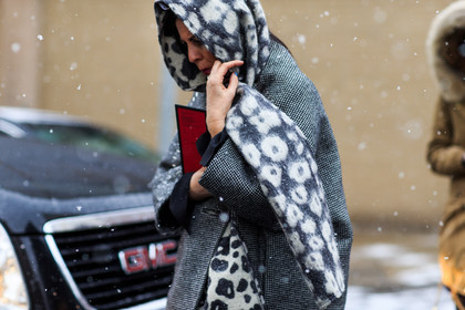 animal print, atmosphere details, AUTUMN WINTER 2016-2017, AW 16-17, black and white, black coat, black scarf, detail, fashion week, frenchystyle, FW, FW 16-17, horizontal, houndstooth pattern, jonathan paciullo, NEW YORK, NYFW, street style, woman