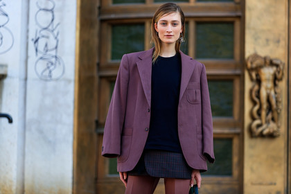 black sweater, blazer, earrings, model, over the shoulder, purple jacket, trousers, PARIS, PFW, street style, jonathan paciullo, FW, frenchystyle, fashion week, AUTUMN WINTER 2019-2020, AW 19-20, FALL WINTER 2019-2020, FW 19-20, horizontal, atmosphere details, detail