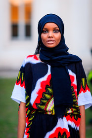 AUTUMN WINTER 2017-2018, AW 17-18, black scarf, detail, eyeliner, eyeshadow, FALL WINTER 2017-2018, fashion week, frenchystyle, FW, FW 17-18, graphic dress, halima aden, handkerchief, jonathan paciullo, long dress, MFW, MILAN, model, multicolor dress, portrait, printed dress, street style, veil, vertical