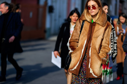 brown coat, brown fur, Fur coat, sunglasses, fashion week, frenchystyle, FW, jonathan paciullo, street style, MFW, MILAN, AUTUMN WINTER 2018-2019, FALL WINTER 2018-2019, FW 18-19, horizontal, atmosphere details