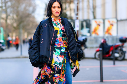 atmosphere details, AUTUMN WINTER 2017-2018, AW 17-18, black jacket, blue denim, bomber jacket, denim pants, detail, FALL WINTER 2017-2018, fashion week, floral, flowers, frenchystyle, FW, FW 17-18, horizontal, jeans, jonathan paciullo, multicolor shirt, PARIS, PFW, printed shirt, street style, Tiffany Hsu, trousers