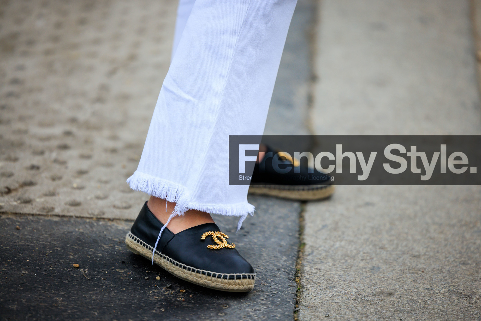 details, chanel, chanel espadrilles, black espadrilles, logo shoes, flared jeans, white jeans, fashion week, frenchystyle, FW, jonathan paciullo, street style, PARIS, PFW, SPRING SUMMER 2022, SS 22, atmosphere details, detail, horizontal