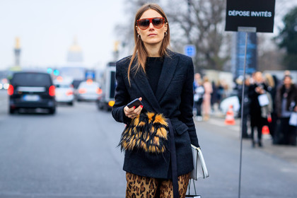 animal print, black jacket, brown pants, leather bag, leopard print, printed pants, sunglasses, trousers, white bag, yellow fur, fashion week, frenchystyle, FW, jonathan paciullo, street style, PFW, PARIS, SPRING SUMMER 2017, SS 17, HAUTE COUTURE, atmosphere details, detail, horizontal, giorgia tordini