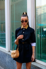 beige bag, black belt, black shirt, black skirt, chloé, gucci, leather bag, leather belt, mary leest, ponytail, sunglasses, MILAN, MFW, fashion week, frenchystyle, FW, jonathan paciullo, street style, AUTUMN WINTER 2019-2020, AW 19-20, FALL WINTER 2019-2020, FW 19-20, vertical, atmosphere details, detail