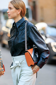 black shirt, camel bag, graphic bag, leather bag, leather pants, leather shirt, louis vuitton, pernille teisbaek, printed bag, trousers, white pants, PARIS, PFW, street style, jonathan paciullo, FW, frenchystyle, fashion week, AUTUMN WINTER 2019-2020, AW 19-20, FALL WINTER 2019-2020, FW 19-20, vertical, atmosphere details, detail