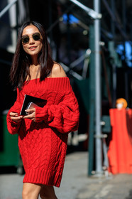 atmosphere details, detail, fashion week, frenchystyle, FW, jonathan paciullo, knit dress, NEW YORK, NYFW, off the shoulder, oversize, red dress, red sweater, SPRING SUMMER 2018, SS 18, street style, sunglasses, vertical, yoyo cao