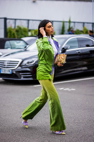 beige pouch, flare pants, green pants, green shirt, heels, lila heels, pants, pouch, printed pouch, purple heels, shirt, turtleneck, velvet pants, white turtleneck, PARIS, PFW, fashion week, frenchystyle, FW, jonathan paciullo, street style, SPRING SUMMER 2022, SS 22, vertical, full length