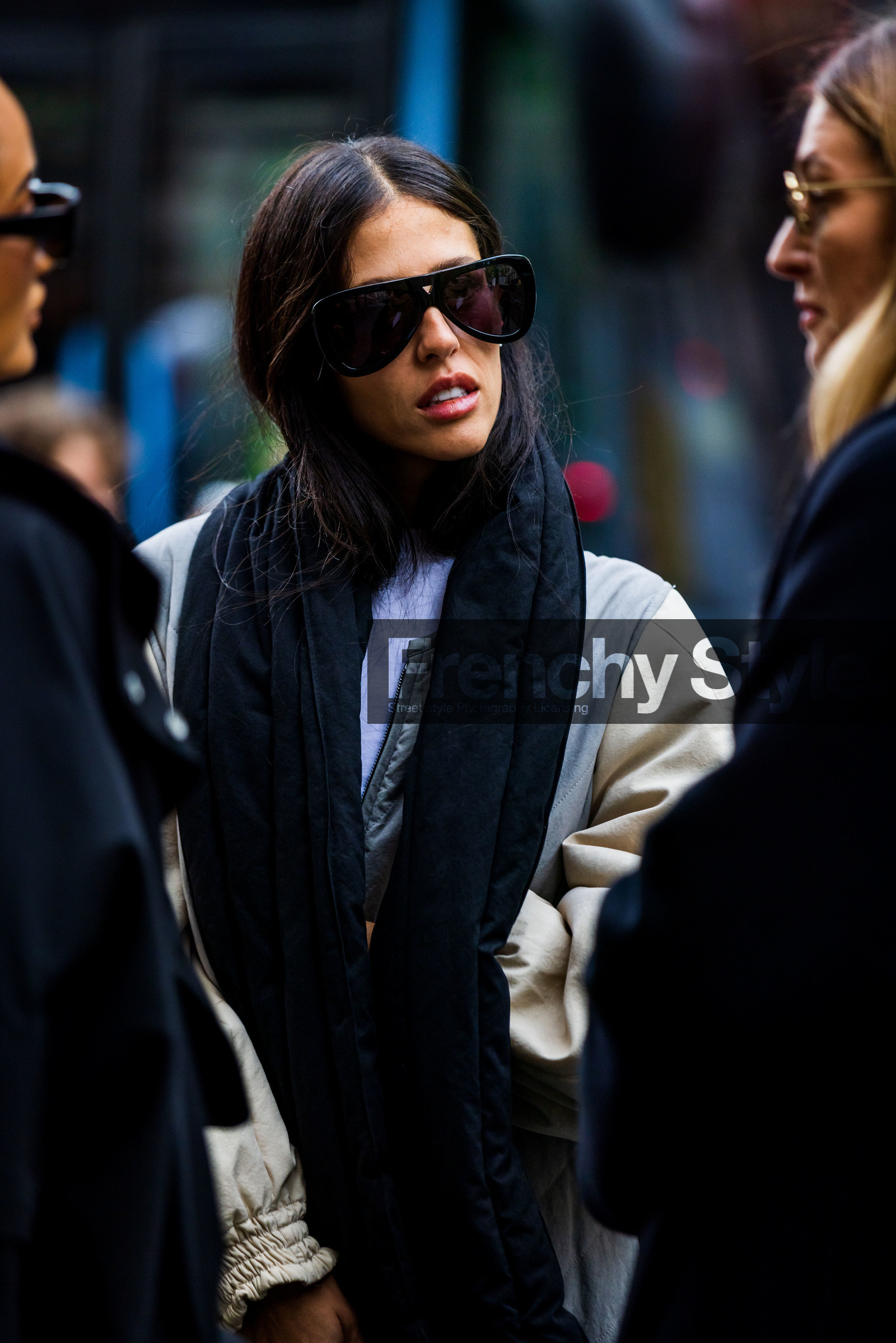 aviator sunglasses, black scarf, black sunglasses, detail, Gilda Ambrosio, oversize sunglasses, sunglasses, street style, jonathan paciullo, FW, frenchystyle, fashion week, PFW, PARIS, SPRING SUMMER 2022, SS 22, vertical, atmosphere details
